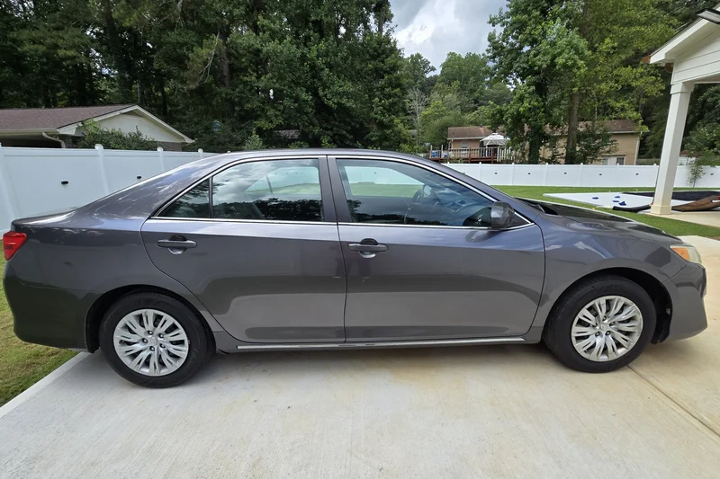 2014 Toyota Camry LE 4