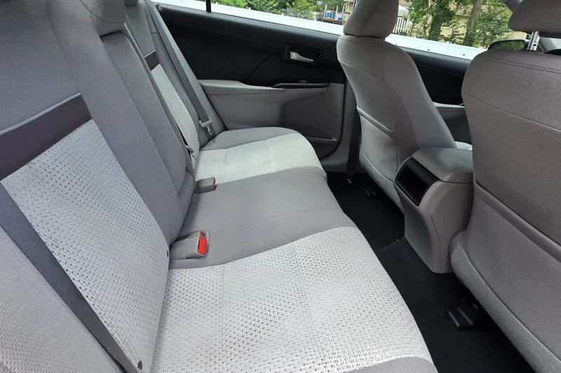 2014 Toyota Camry LE 6