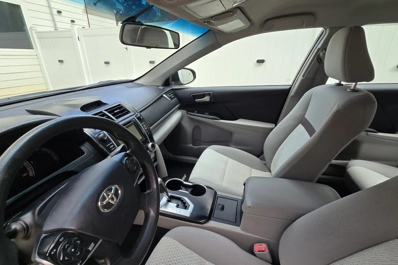 2014 Toyota Camry LE 8