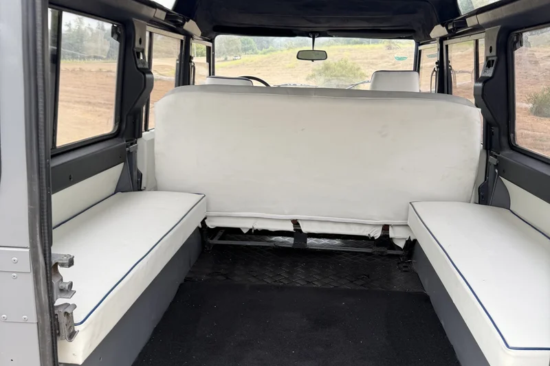 1988 Land Rover Defender 110 Base 6