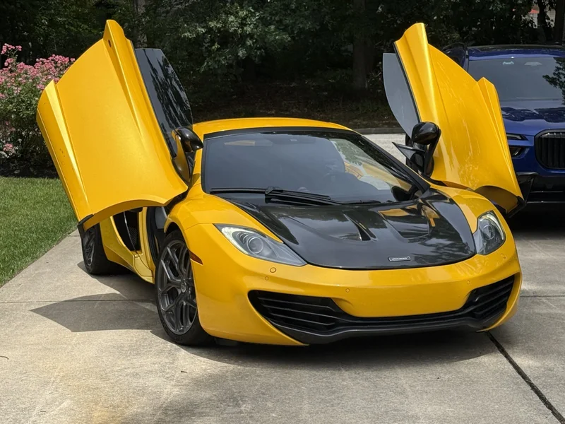2013 McLaren MP4-12C