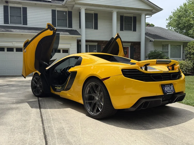 2013 McLaren MP4-12C