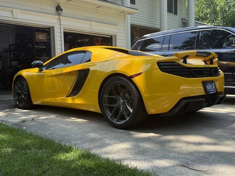 2013 McLaren MP4-12C