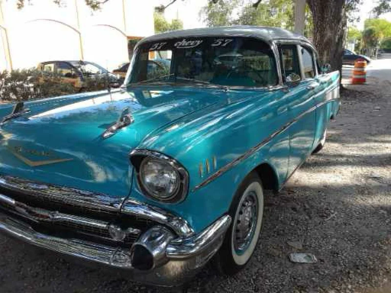 1957 Chevrolet Bel Air V8 4