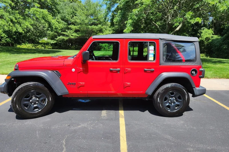 2021 Jeep Wrangler in Southampton 2
