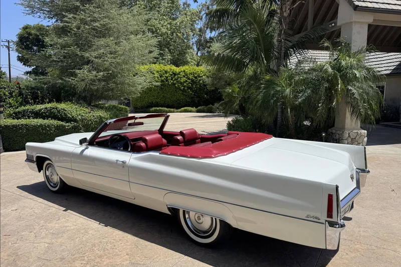 1970 Cadillac DeVille Base 3