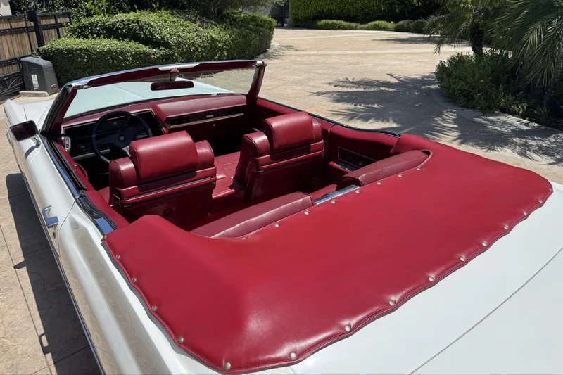 1970 Cadillac DeVille Base 11
