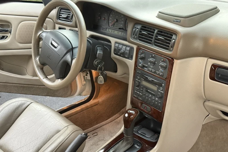 2004 Volvo C70 T5 High Output 18