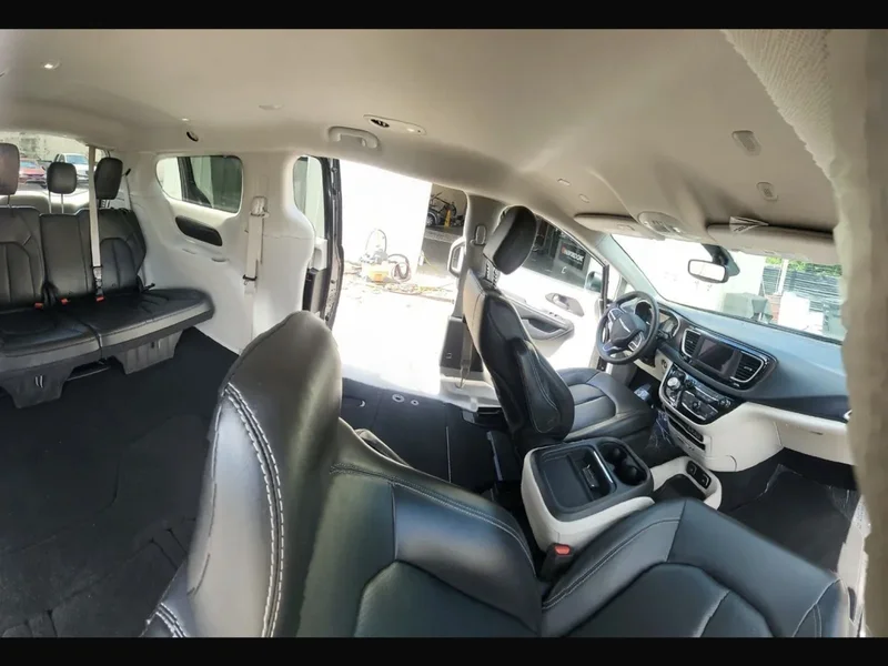 2021 Chrysler Voyager Base 9