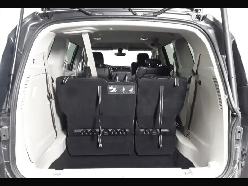 2021 Chrysler Voyager Base 11