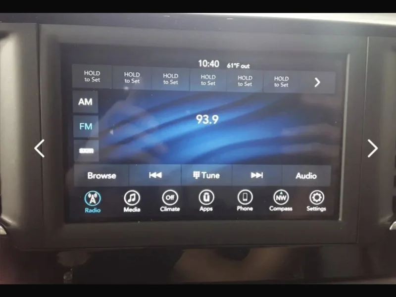 2021 Chrysler Voyager Base 21