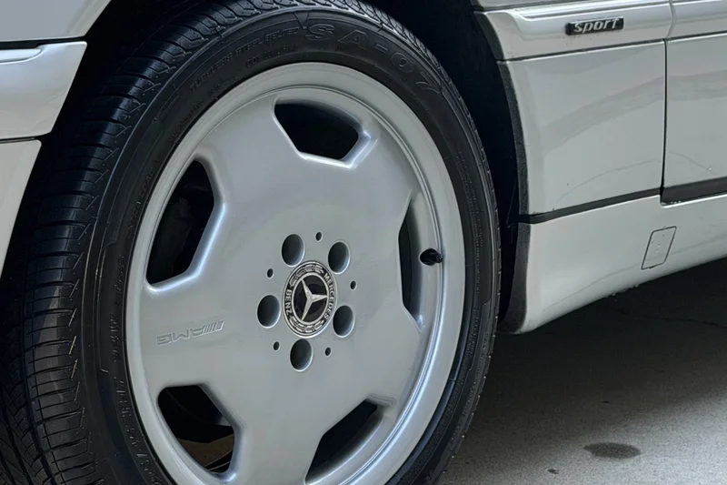 2000 Mercedes-Benz C230 Base 9
