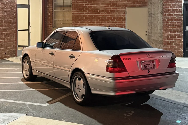 2000 Mercedes-Benz C230 Base 3