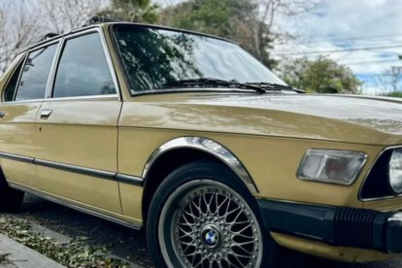 1977 BMW 530i Automatic 3