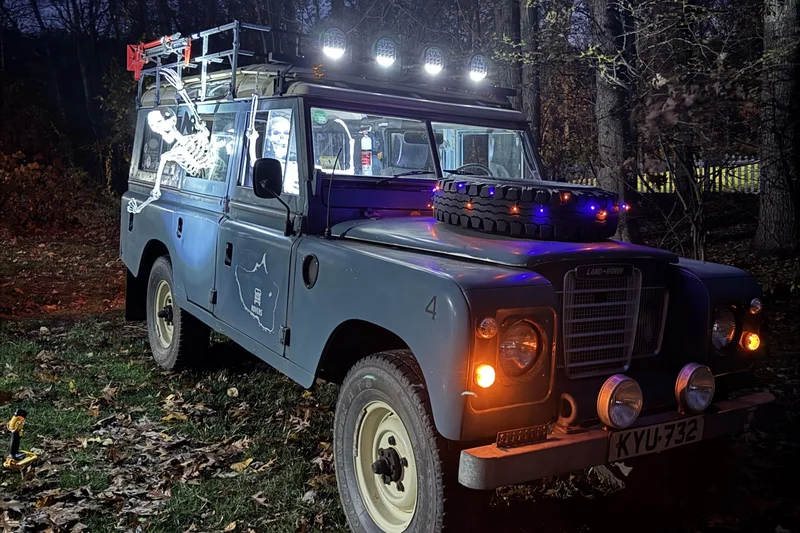1972 Land Rover Series III 109 Base 3