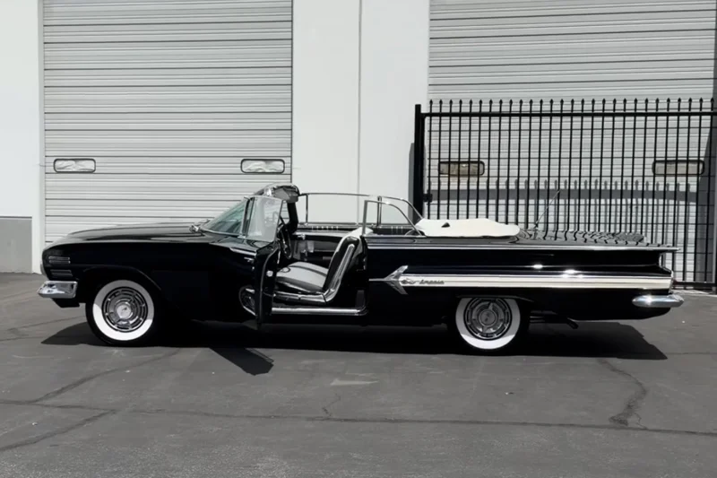 1960 Chevrolet Impala Base 2