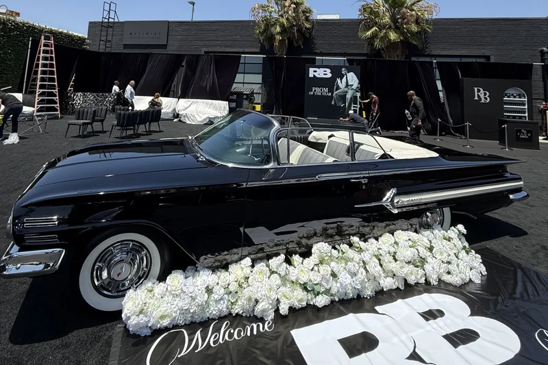 1960 Chevrolet Impala Base 4