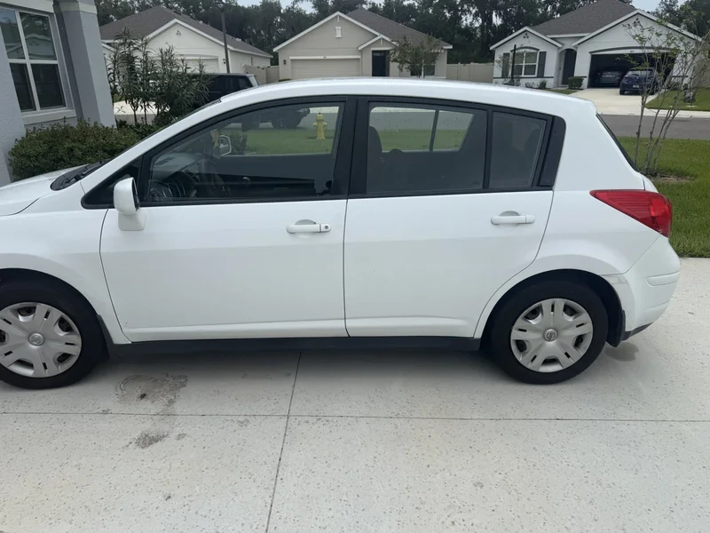 2012 Nissan Versa 10