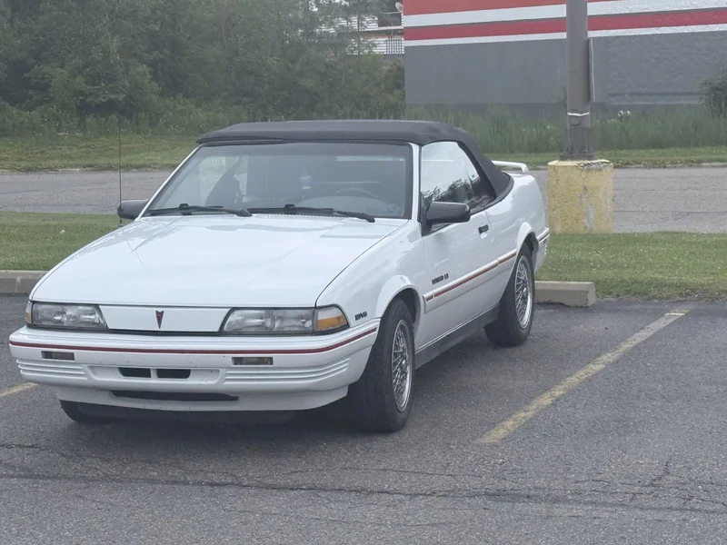 1994 Pontiac Sunbird LE 3