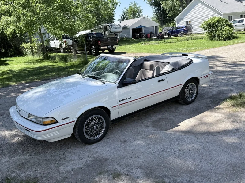 1994 Pontiac Sunbird LE 4