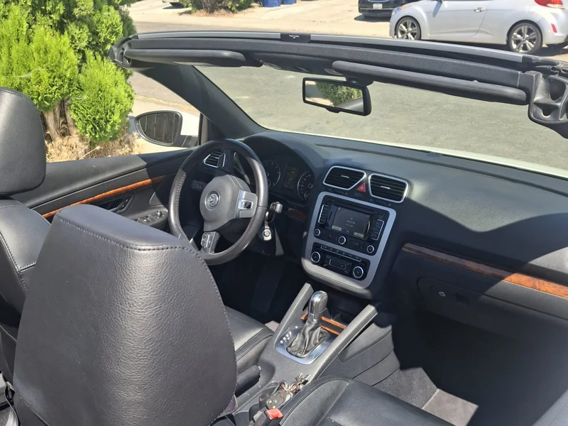 2012 Volkswagen Eos Executive 6