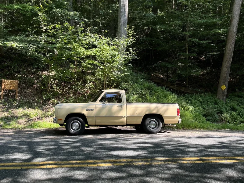 1985 Dodge D150 1/2 Ton 4