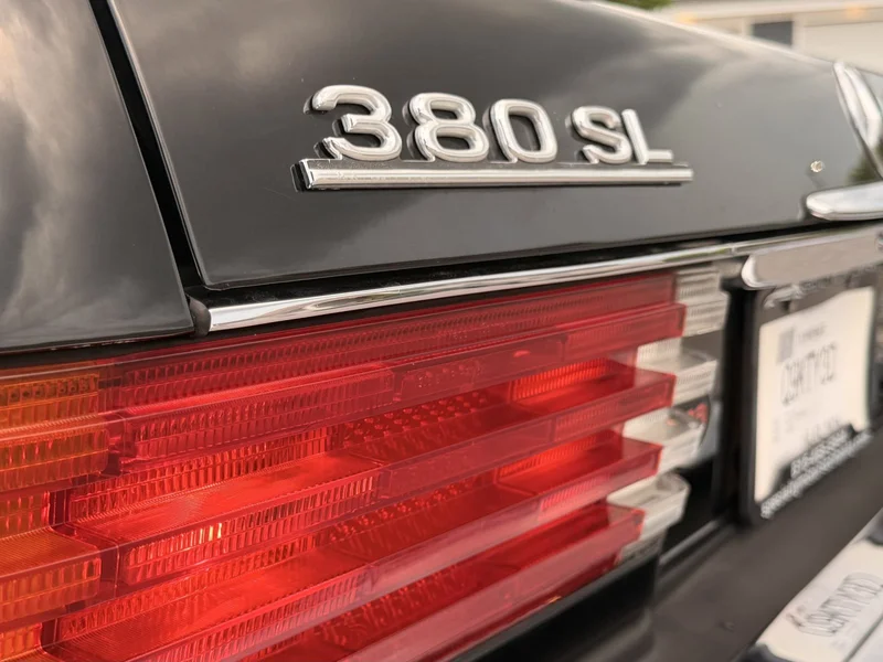1985 Mercedes-Benz 380 SL Base 9