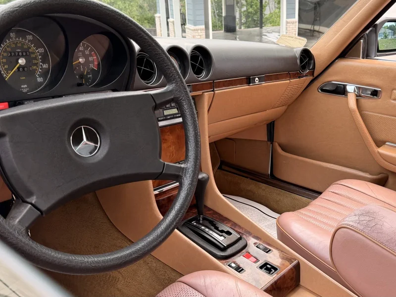 1985 Mercedes-Benz 380 SL Base 10