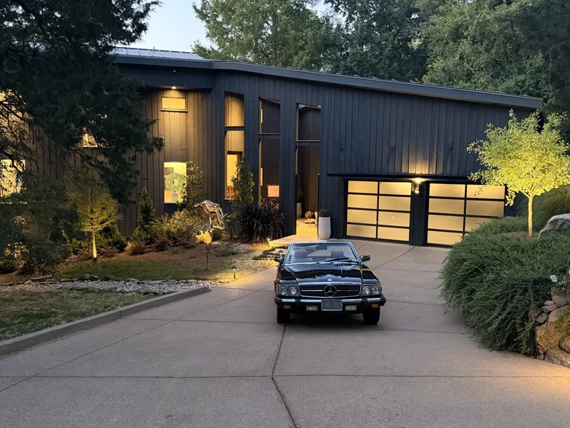 1985 Mercedes-Benz 380 SL Base 16