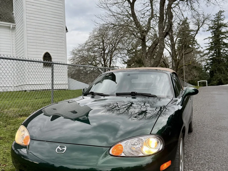 2002 Mazda MX5 convertable, 6 speed 6