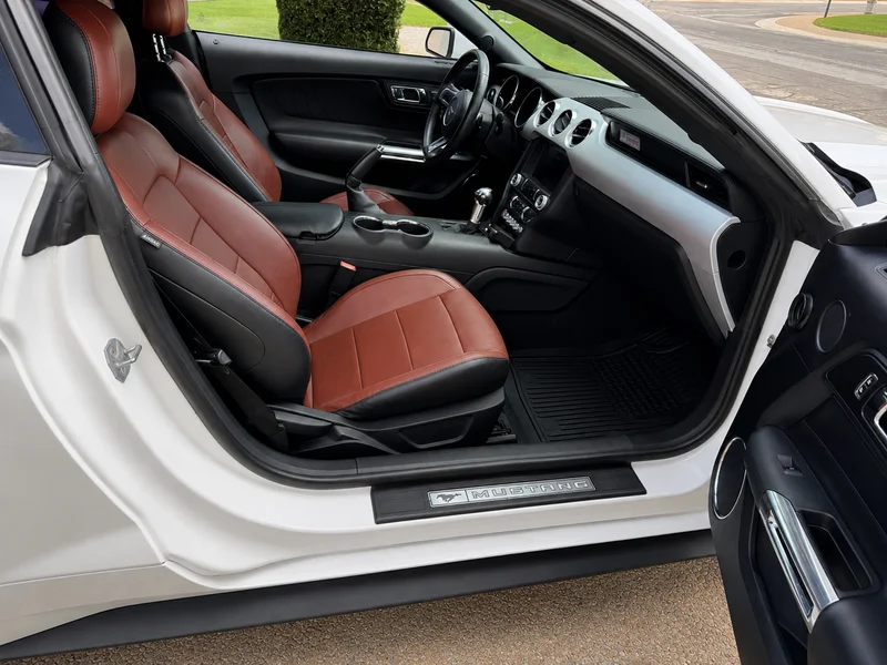 2017 Ford Mustang GT Premium 2