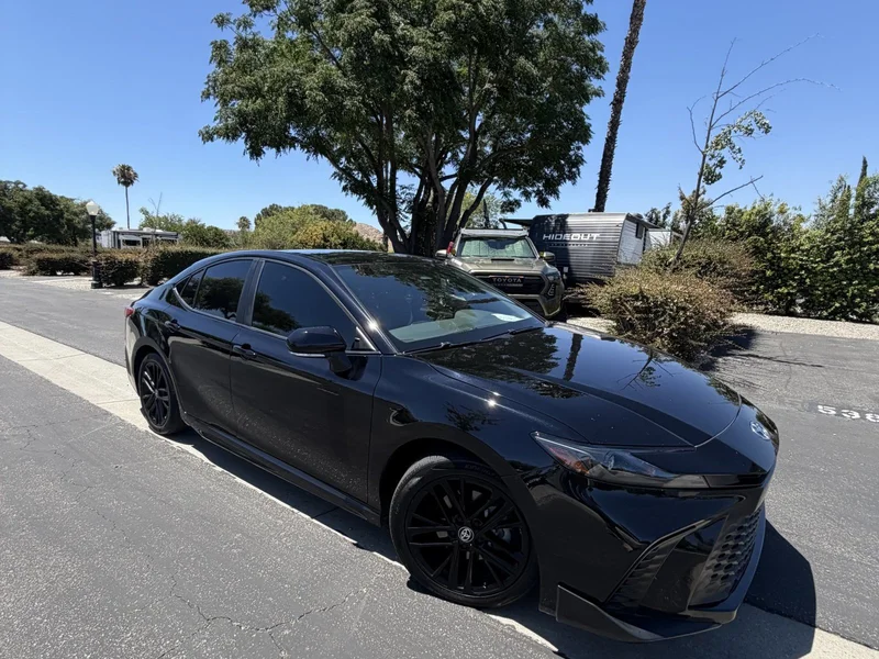 2025 Toyota Camry SE 4