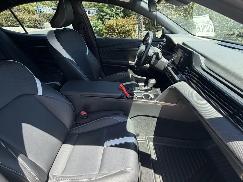 2025 Toyota Camry SE 5