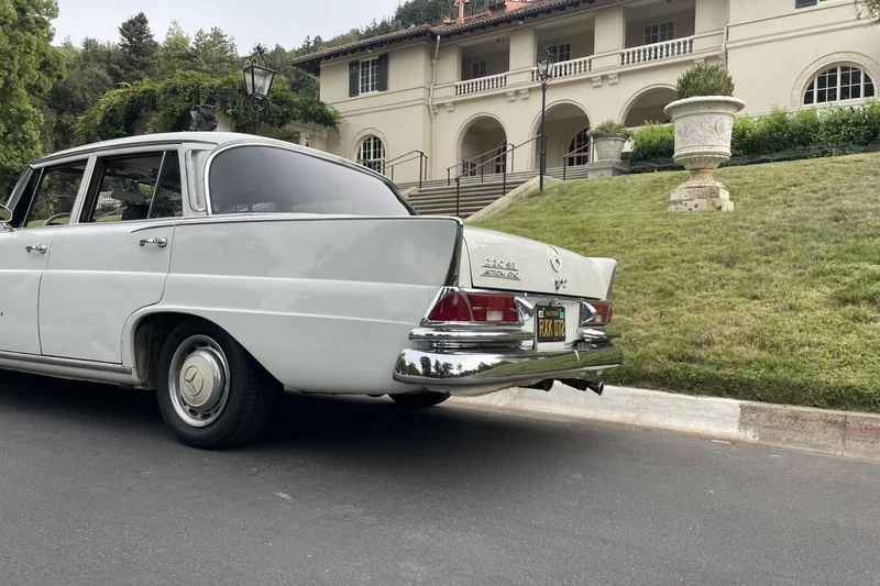 1965 Mercedes-Benz 220 SE 3