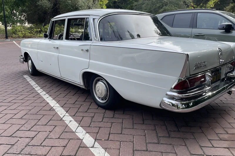1965 Mercedes-Benz 220 SE 7