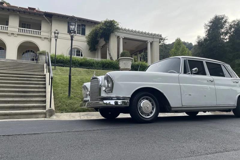 1965 Mercedes-Benz 220 SE 8