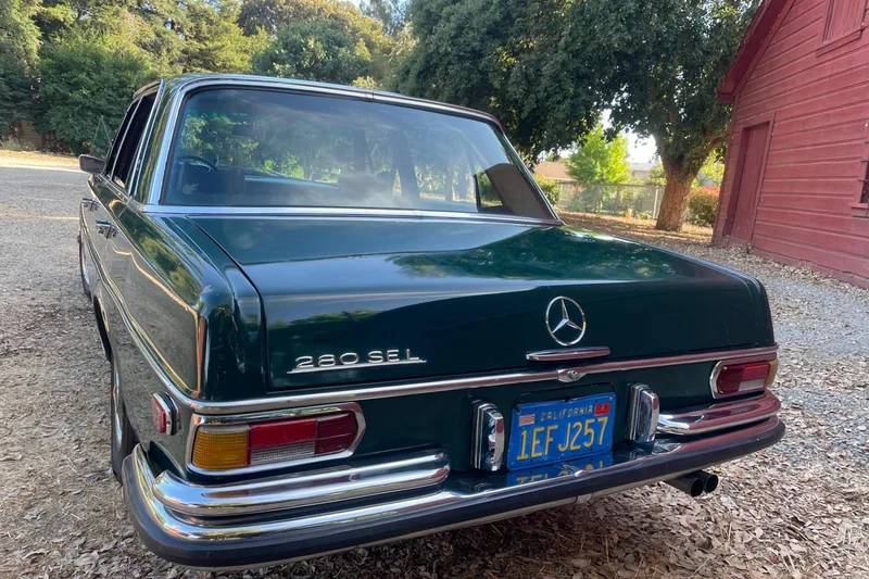 1970 Mercedes-Benz 280 SEL Base 2