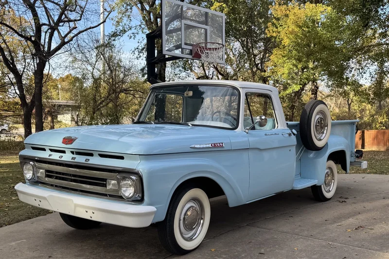 1962 Ford F-100 Custom Cab 1