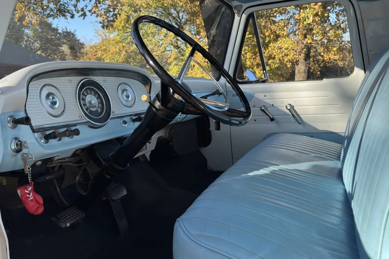 1962 Ford F-100 Custom Cab 3