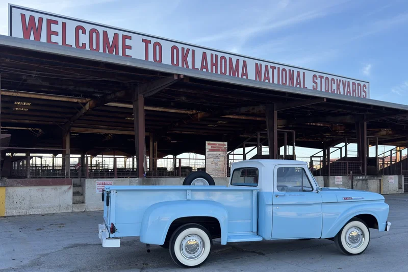 1962 Ford F-100 Custom Cab 2
