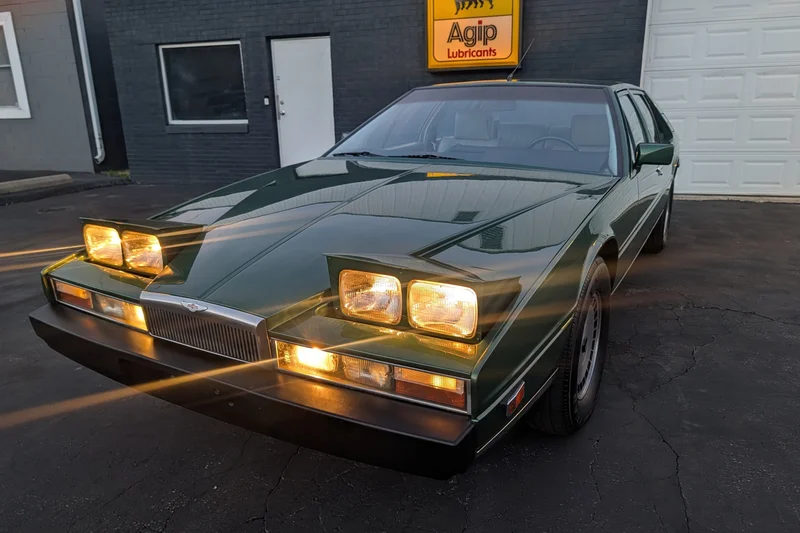 1985 Aston Martin Lagonda S2 4