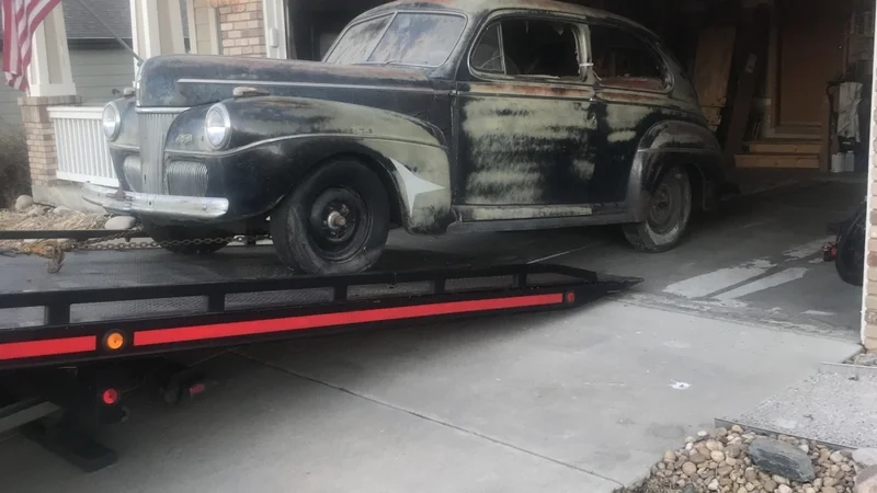 1941 Ford Super Deluxe Tudor Sedan 3