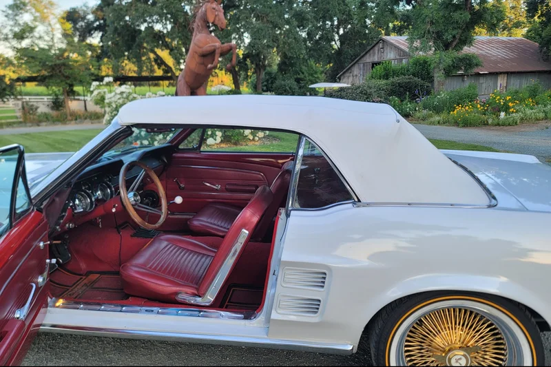 1967 Ford Mustang Base 3