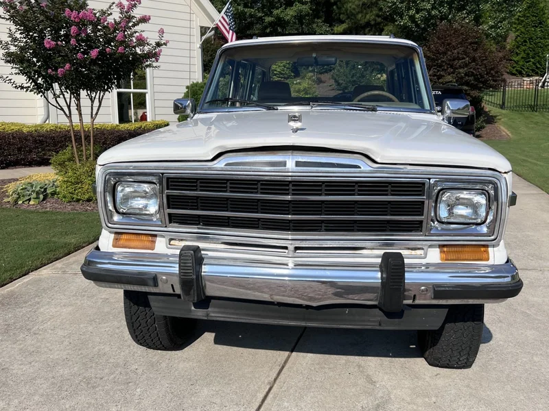 1988 Jeep Wagoneer Base 2