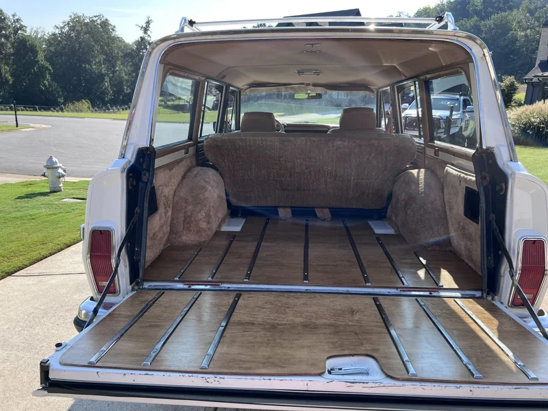 1988 Jeep Wagoneer Base 5