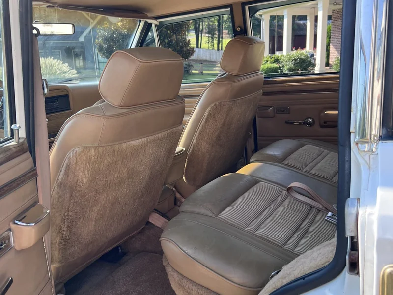 1988 Jeep Wagoneer Base 6