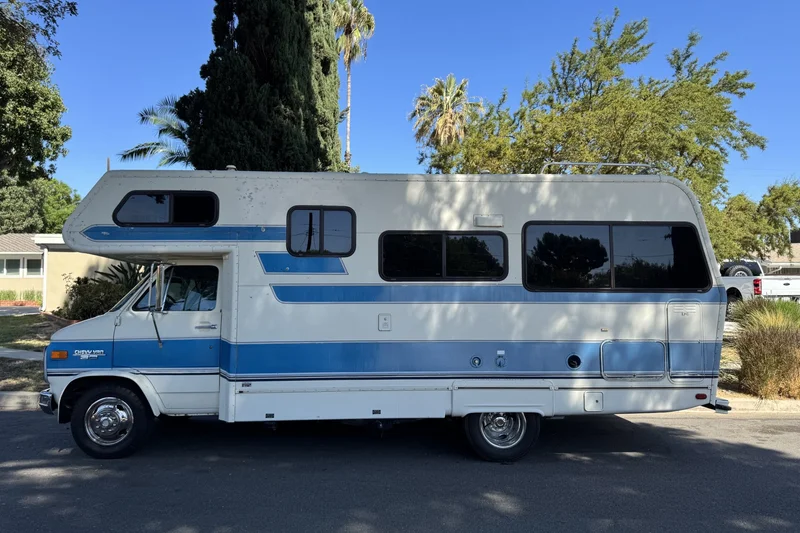 1987 Chevrolet G30 “Lazy Daze”