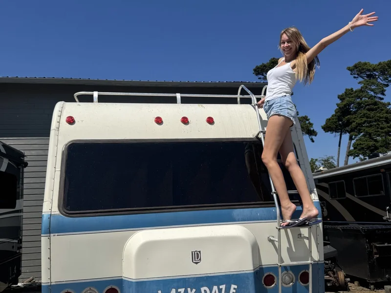 1987 Chevrolet G30 “Lazy Daze” 5