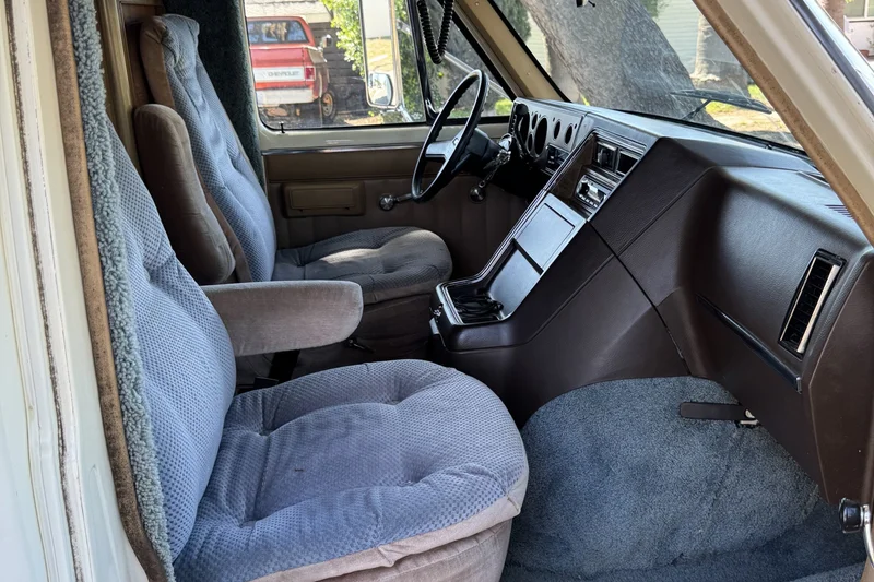 1987 Chevrolet G30 “Lazy Daze” 7