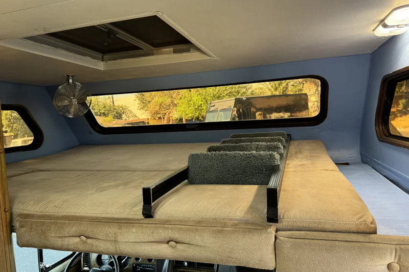 1987 Chevrolet G30 “Lazy Daze” 11